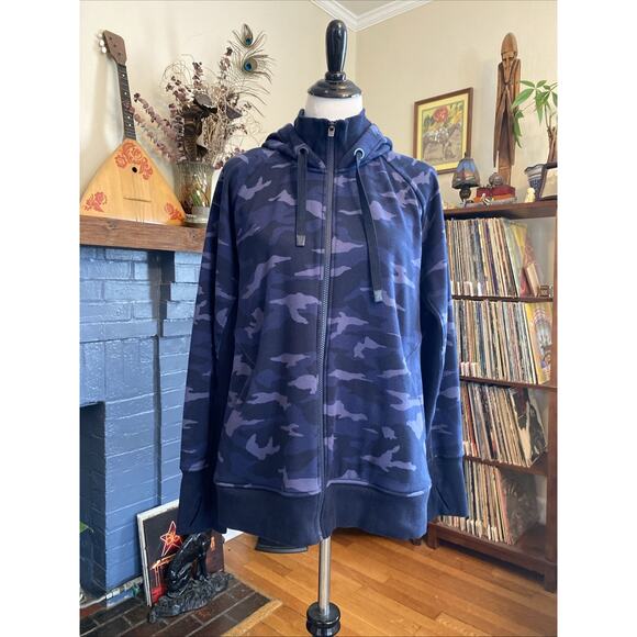 Athleta 1x Camo Zip-Up Hoodie - Picture 4 of 12